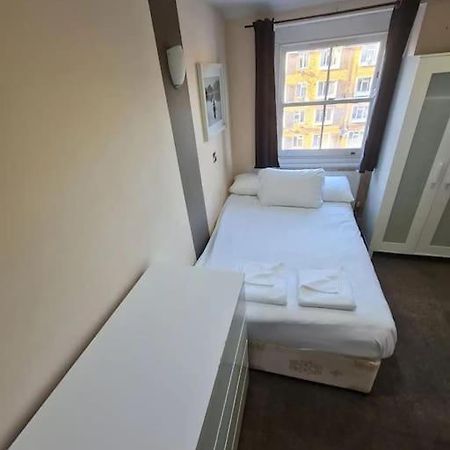 Lovely En-Suite Bedroom Londra Esterno foto